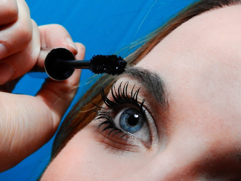 ontdek onze hoogwaardige waterproof mascara die langdurige hold en een volle, dramatische look biedt, zelfs in de meest uitdagende omstandigheden. perfect voor elke gelegenheid!