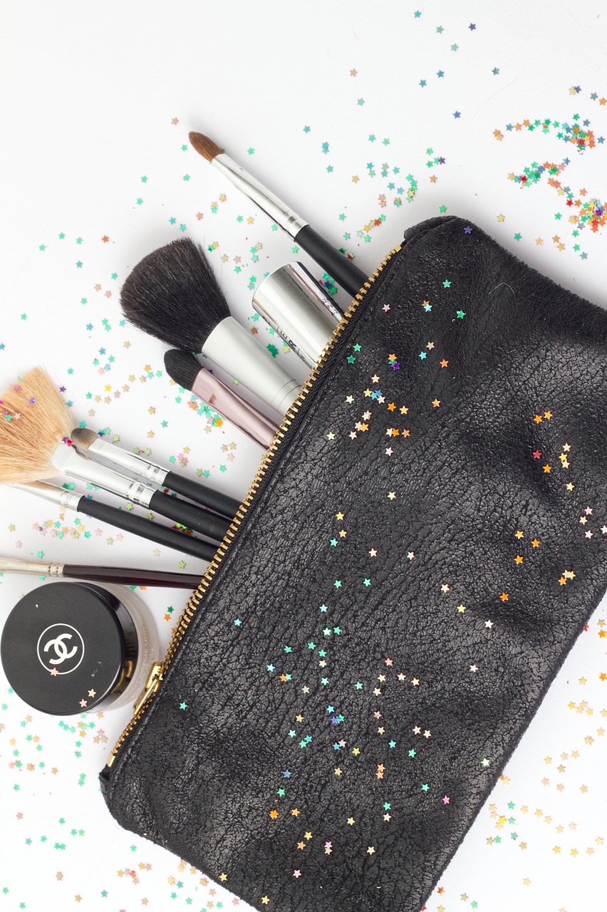ontdek de nieuwste make-up trends, tips en technieken om je natuurlijke schoonheid te accentueren. laat je inspireren en verbeter je make-up vaardigheden met onze uitgebreide gidsen en productaanbevelingen.