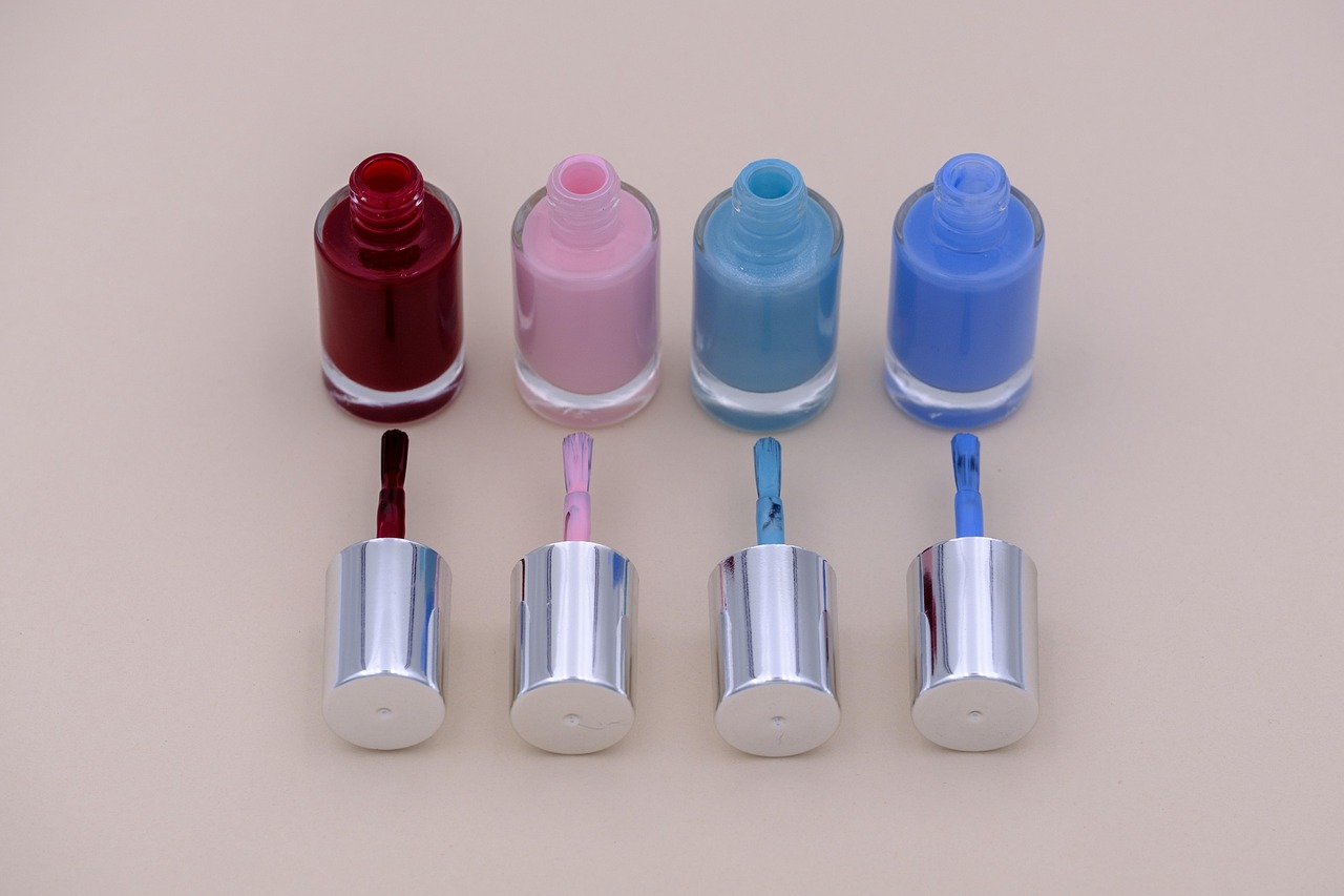 ontdek de wereld van nagellak: van levendige kleuren tot duurzame formules. perfect voor een professionele manicure of een creatieve uitspatting. laat je nagels stralen!